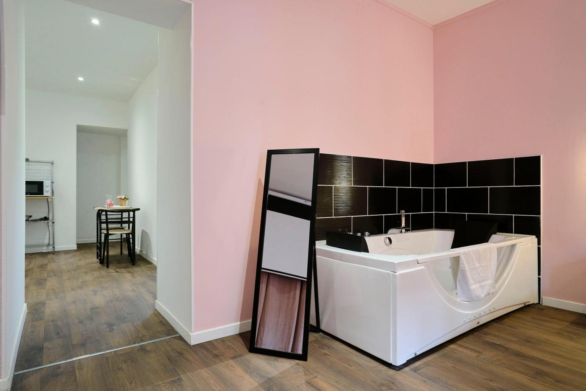 Ng Prestige L Lille L Tourcoing - Bouvines - Balneo & Cuisine Exterior foto
